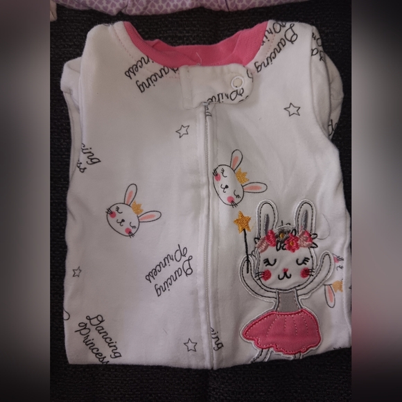 Cute 0-3M Sleeper Set. - Picture 2 of 15